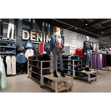 چگونه یک لباس قفسه نمایش برای یک فروشگاه لباس گران قیمت انتخاب کنیم؟